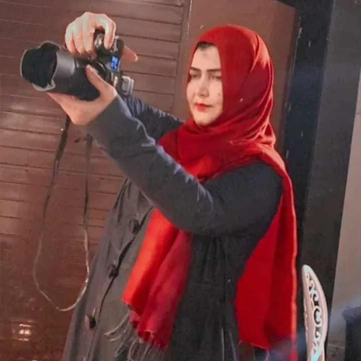 Female-photographer-in-karachi